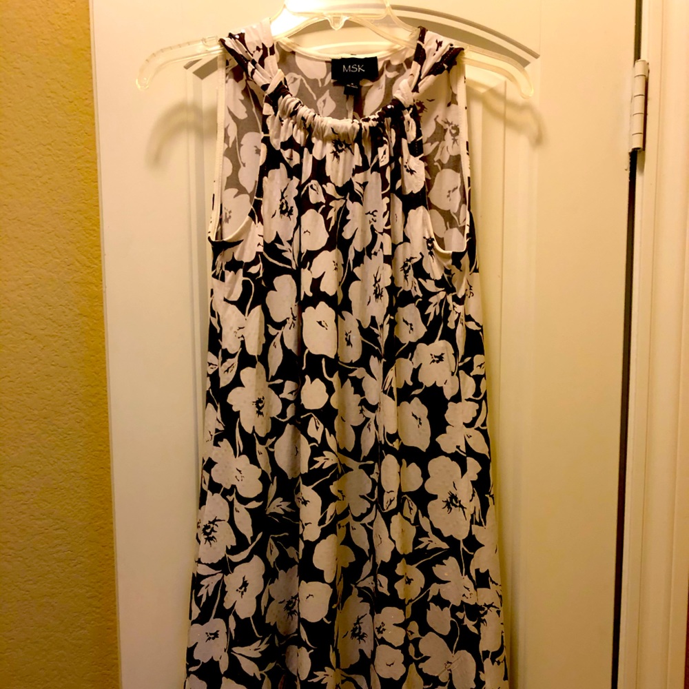 Dress color taupe/white. Pretty clear sequins